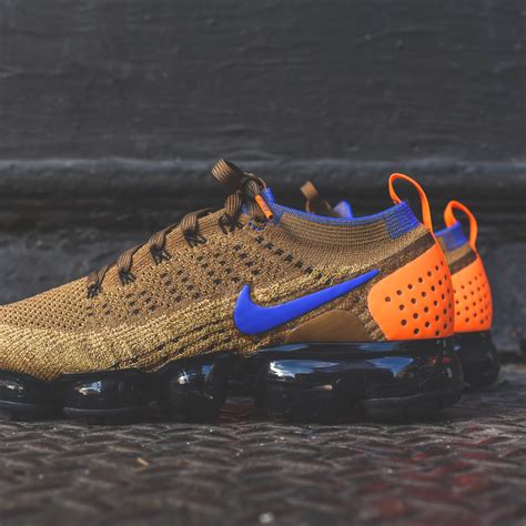 nike air vapormax flyknit 2 golden beige racer blue|Nike Air VaporMax Flyknit.